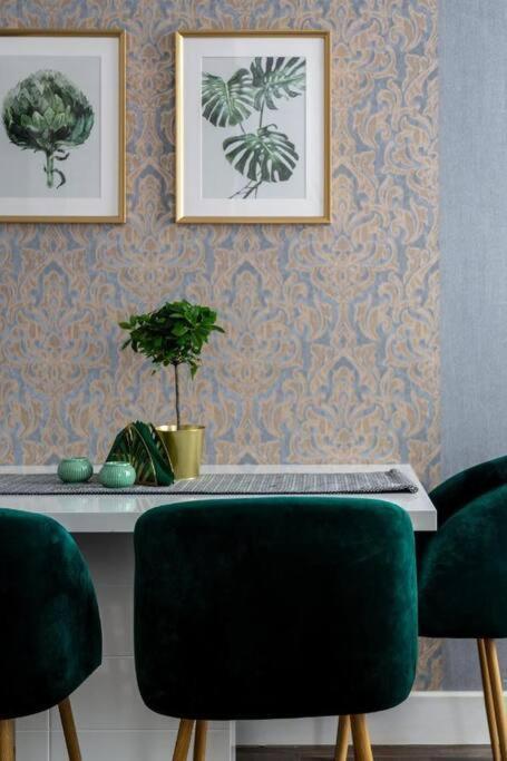 Chic, Captivating Space Budapest Extérieur photo