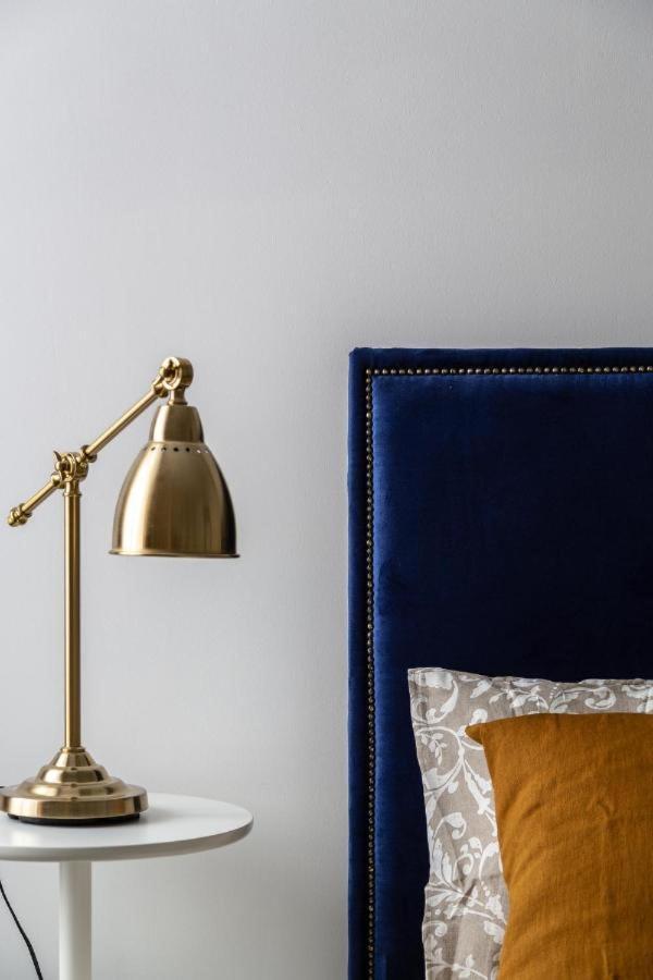 Chic, Captivating Space Budapest Extérieur photo